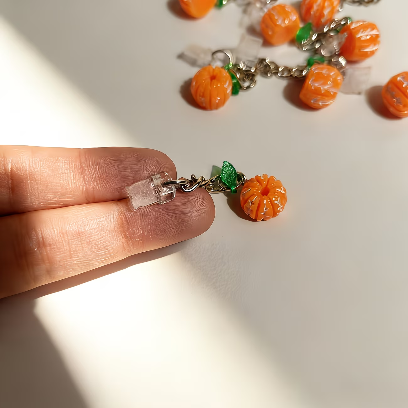 Unique Tech Accessories - 1개 귀엽고 실용적인 오렌지 과일 펜던트